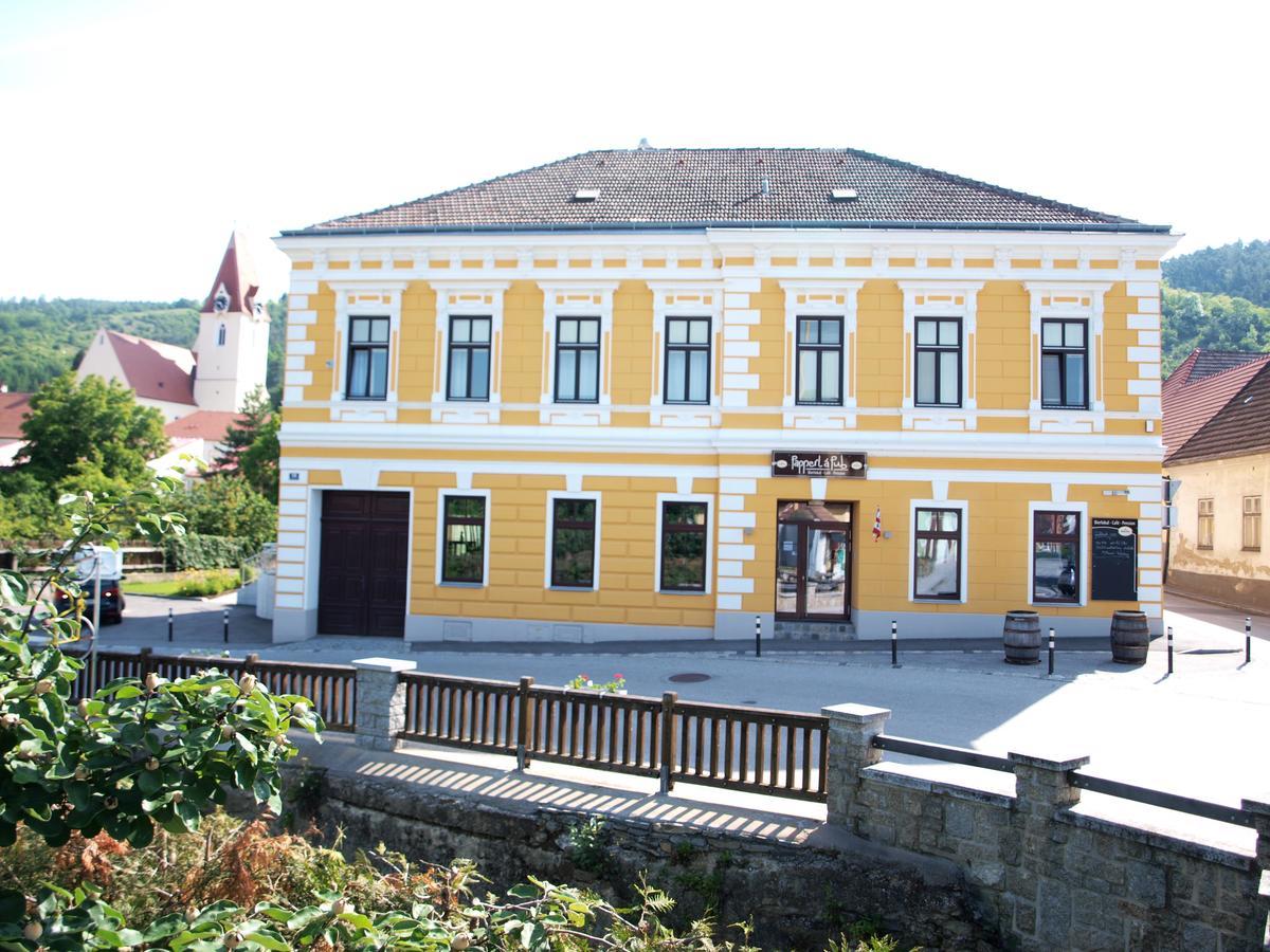 Papperl A' Pub Hotel Schönberg am Kamp Exterior foto